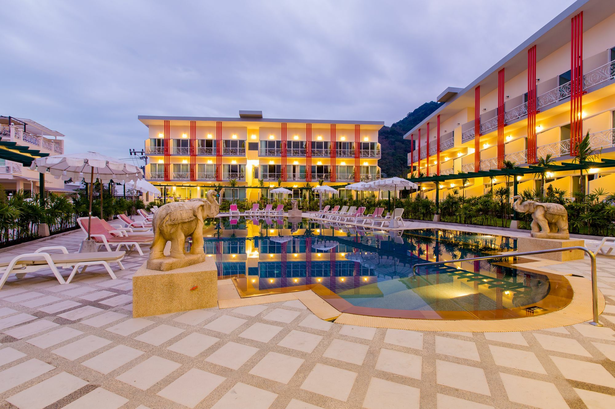 Trend Kamala Resort 외부 사진